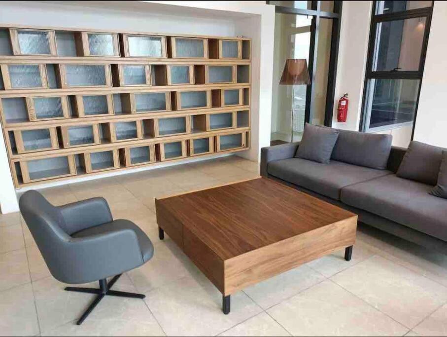 1+ 1 Bedroom 4-5Pax/Klcc/ Bukit Bintang/City View/Mrt Kuala Lumpur Luaran gambar